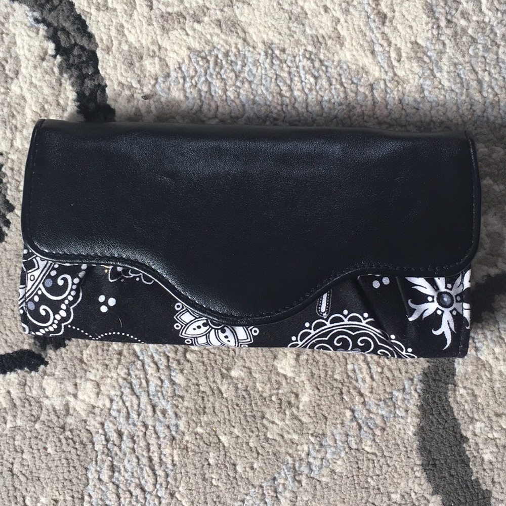 Thirty One Floral Wallet - Picture 1 of 6